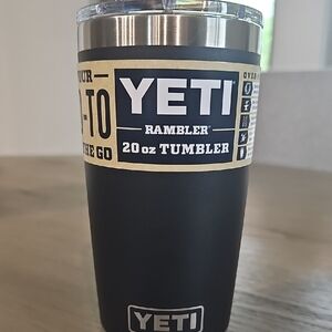 YETI Rambler 20 oz Tumbler - Black
